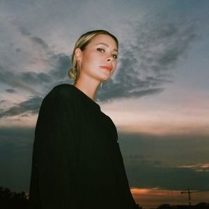 Meet your Posher, Caraz